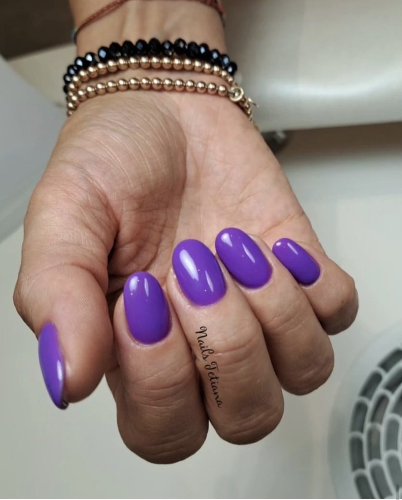 Fine Line nail photo 1